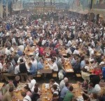 oktoberfest biergarten 150x143 La Bavière, Munich et Oktoberfest, la fête de la bière de Munich