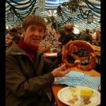 fruhlingfest ma mere et son bretzel 150x150 Munich Fruhlingsfest ; la fête de la biere du printemps
