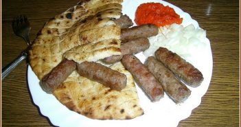 Cuisine bosniaque et Bosnienne : que mange-t-on en Bosnie Herzégovine? Cevapcici ajvar