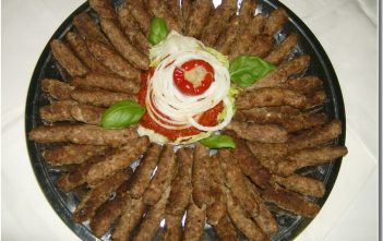 Cevapcici ; un incontournable dans la cuisine des balkans, serbe et bosniaque Cevapcici cuisine serbe bosniaque