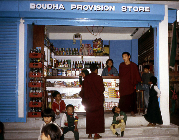 bouddha provision store bodnat nepal