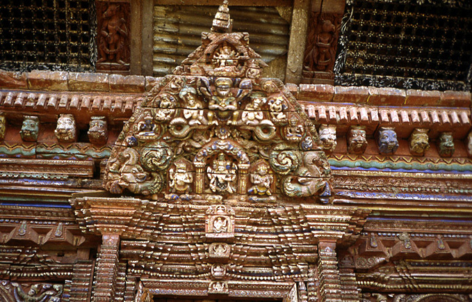 patan porte bois sculpté nepal