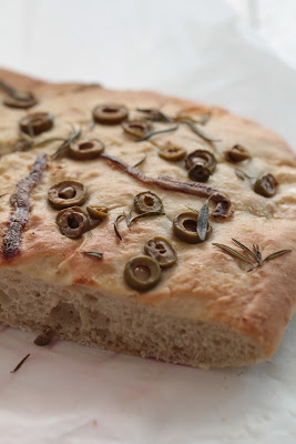 Foccacia olives romarin anchois