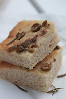 Foccacia olives romarin anchois