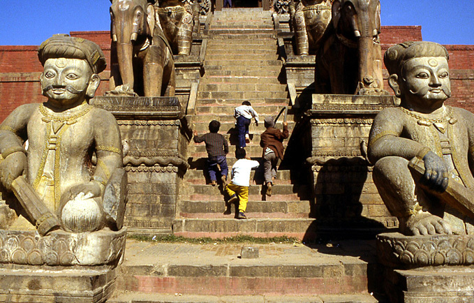 bhaktapur nepal montee au temple
