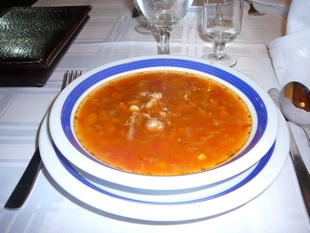 riblja corba soupe de poisson du danube en serbie