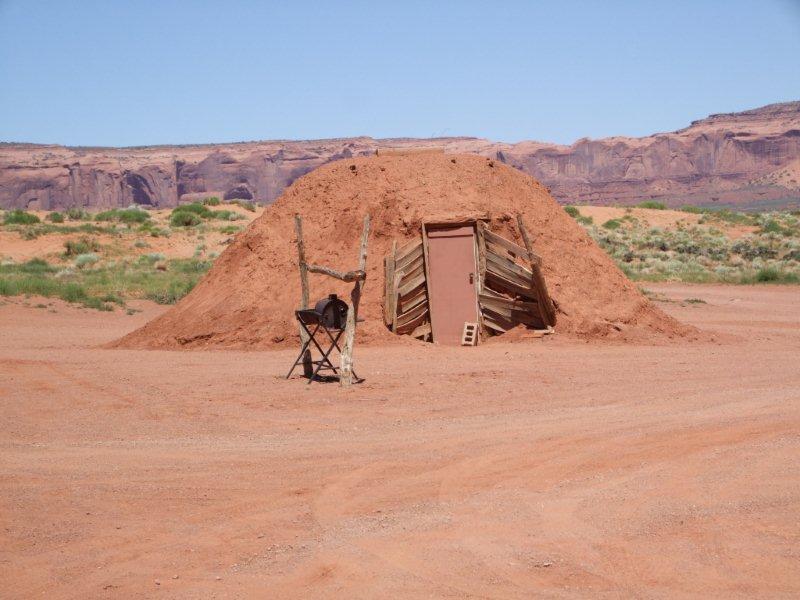 Un Hogan, habitation des Navajos
