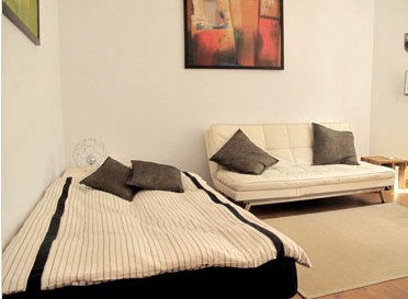 location appartement berlin hufeland Lit et sofa