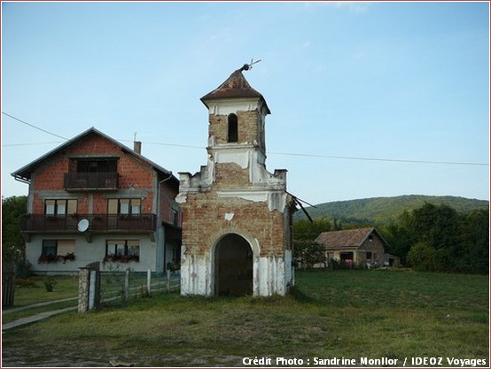 lonjsko polje chapelle en ruines