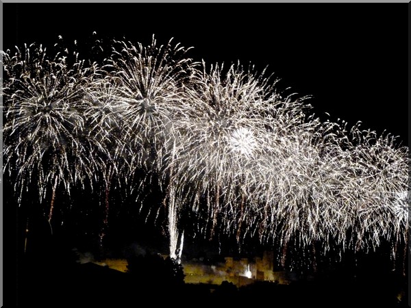 feu d'artifice carcassonne 2012 feux blancs