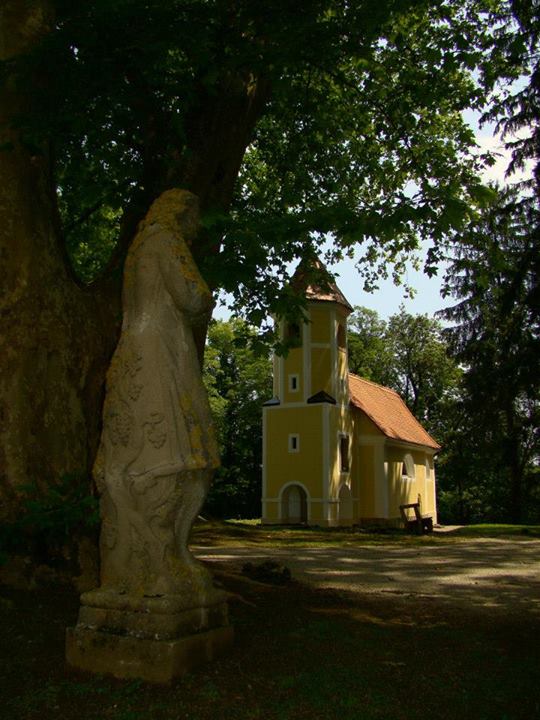 mokrice chapelle chateau slovenie