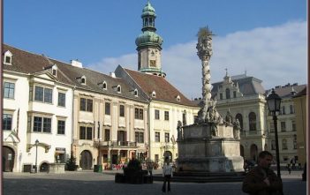 Visiter Sopron, la fidèle hongroise ; agréable excursion depuis Vienne (Tourisme Hongrie) Sopron fo ter grand place