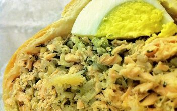 Recette Koulibiac au saumon et à la crème aigre ; l’un des plats favoris du Nouvel An russe koulibiac recette russe