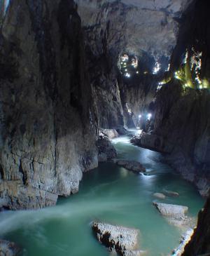riviere reka grotte slovenie