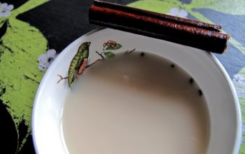 Recette indienne du Masala chaï latte (मसाला चाय) ; le thé préféré des indiens thé chai indien