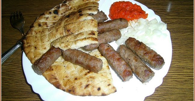 Cuisine bosniaque et Bosnienne : que mange-t-on en Bosnie Herzégovine? Cevapcici ajvar