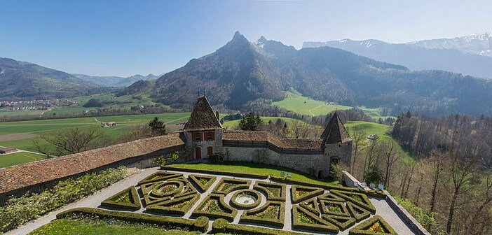 Gruyere chateau suisse