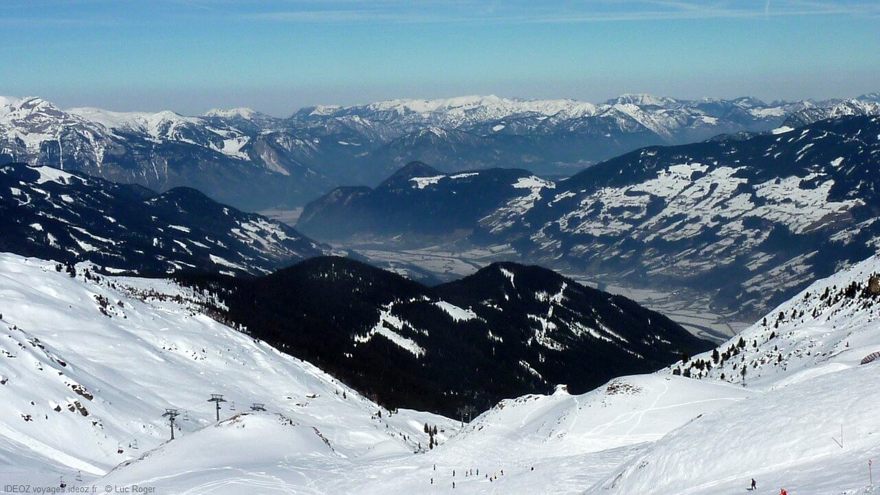 Panorama sur les alpes autrichiennes de Zillertal
