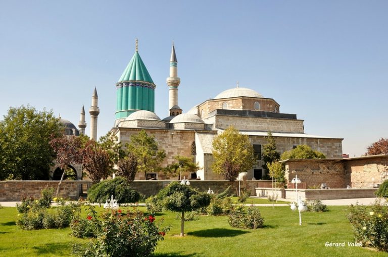 Visiter Konya entre mosquées, mausolée de Mevlana et derviches