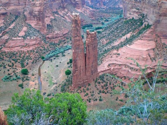 Canyon de Chelly National Monument spider Rock