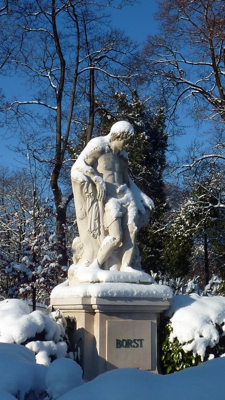 Cimetiere Westfriedhof Munich Statue Borst