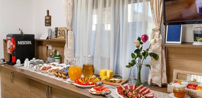 Que mange-t-on au petit-déjeuner en Croatie? Du “vrai” petit déjeuner croate au buffet à l’allemande Guesthouse plitvice hills