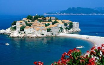 Voyage Montenegro : des pierres lunaires épousant la mer… Sveti stefan Montenegro