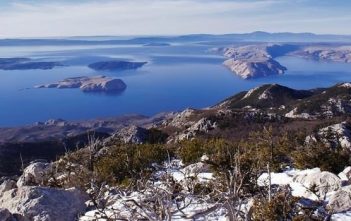 La Via Dinarica en Croatie (pour les nuls) ou les débutants en randonnée Velebit nord vue sur l'Adriatique