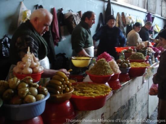 bazar de Kutaisi vendeurs de fruits et légumes