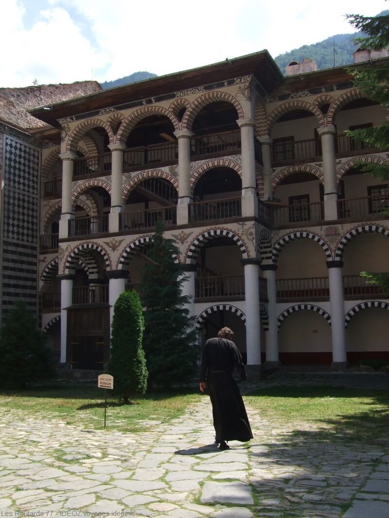 galeries du monastère Rila en Bulgarie centrale (1)