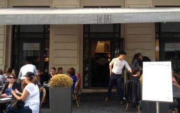 Le Bat Paris 9 ; un sympathique bar à tartares le midi et un bar à tapas le soir le bat paris 9 bar a tapas