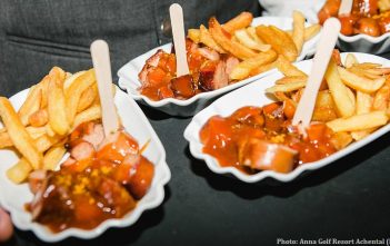 Où manger la meilleure currywurst à Paris (et d’autres spécialités allemandes)? currywurst