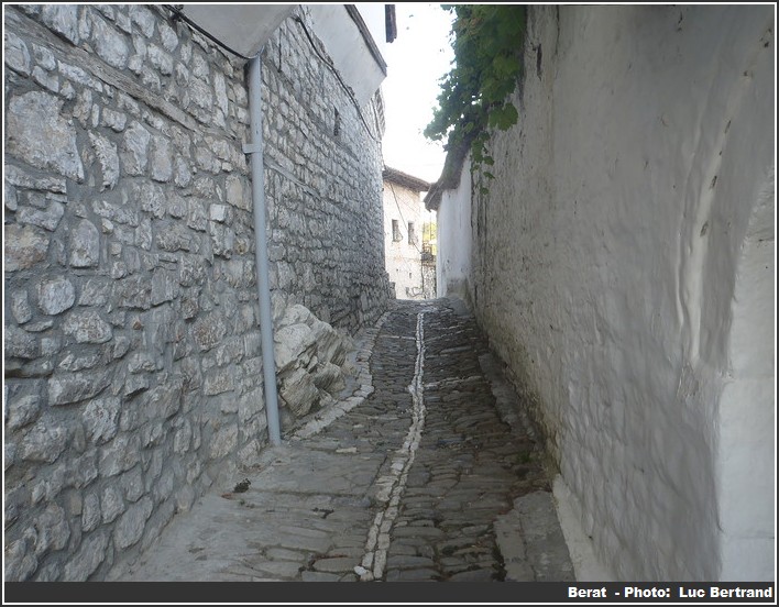 Rue a Berat en Albanie