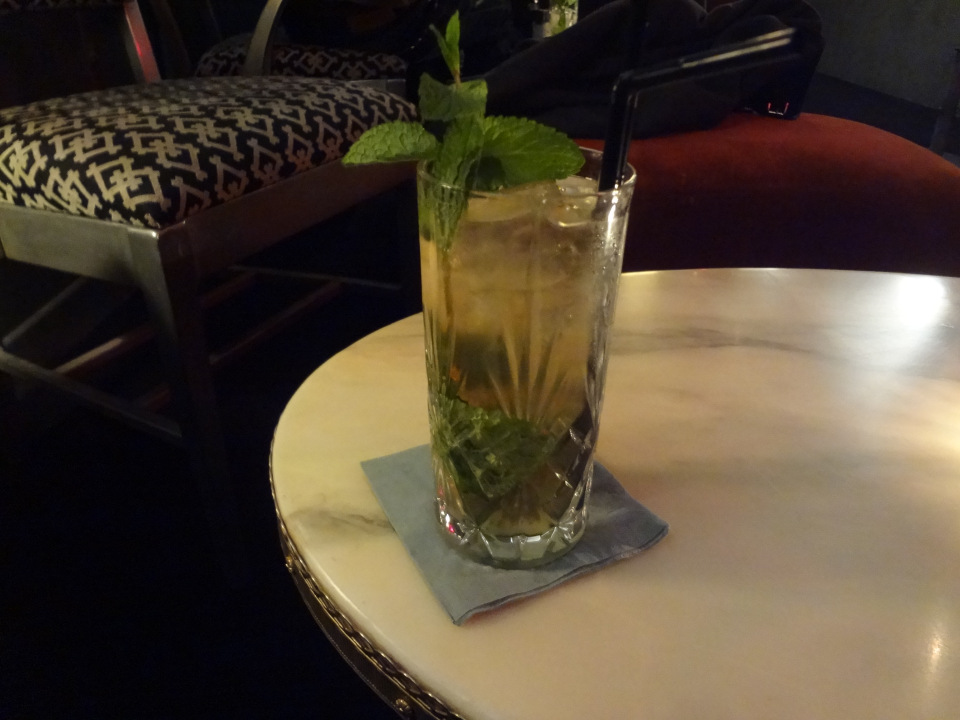 UC 61 Paris bar a cocktail