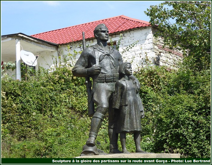 statue des partisans Gorça