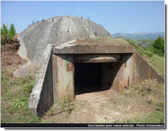 Albanie Gros bunker pour canon antichar