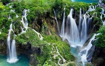 Visiter le parc de Plitvice en Croatie ; conseils pour préparer sa balade aux lacs de Plitvice chutes parc national Plitvice