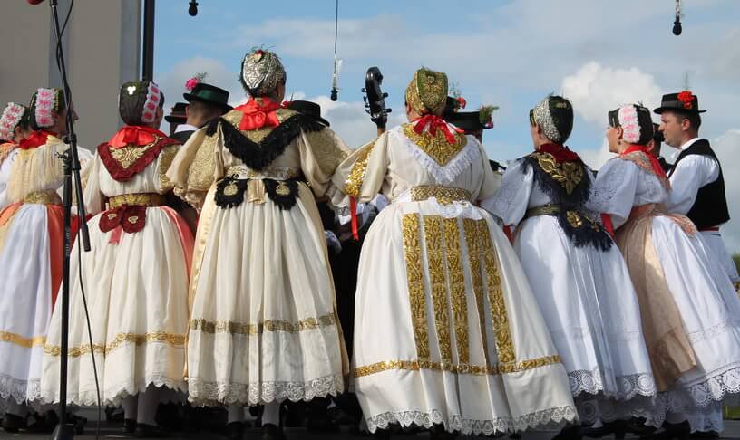 Folklore danses de la Saint Etienne à Slavonski Brod
