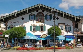 Oberammergau, un beau village typique aux façades peintes en Bavière Oberammergau Hôtel Alte Post