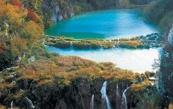 Parcs nationaux en Croatie : un éventail d’activités et de paysages uniques lacs de Plitvice en automne