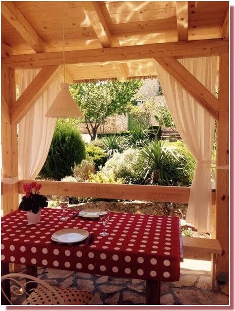 Kalpic terrasse des repas en été