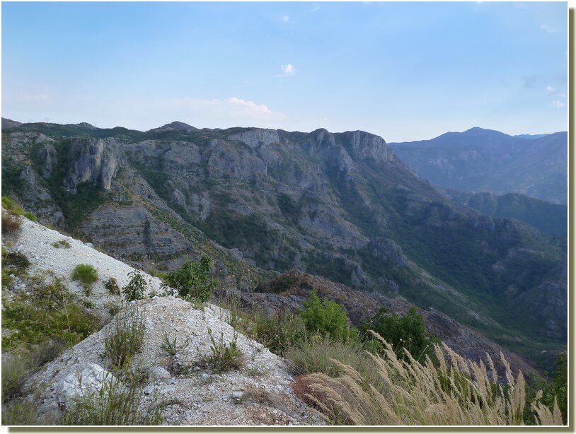 Montagnes du Montenegro vue de la Republika Srpska
