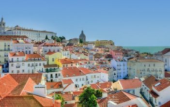 Le Portugal en une semaine ; destination parfaite toute l’année pour les petits budgets Alfama lisbonne portugal