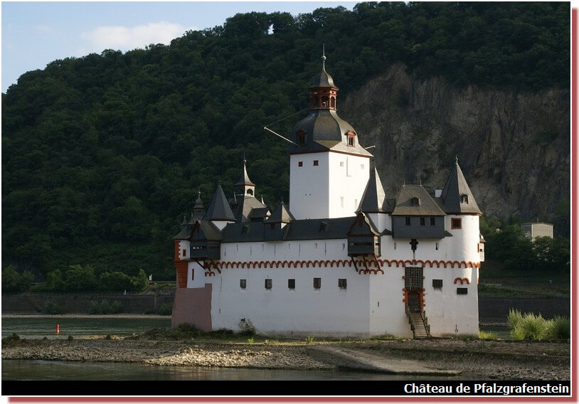 Chateau de pfalzgrafenstein vallée du Rhin en Allemagne