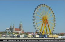 Fruhlingsfest à Munich Grande roue et fete foraine