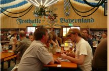Muenchener Fruhlingsfest fête de la Bière à Augustiner Brau