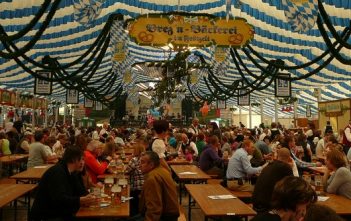 Fruhlingsfest à Munich ; une fête de la bière du printemps conviviale et populaire Munich Fruhlingsfest