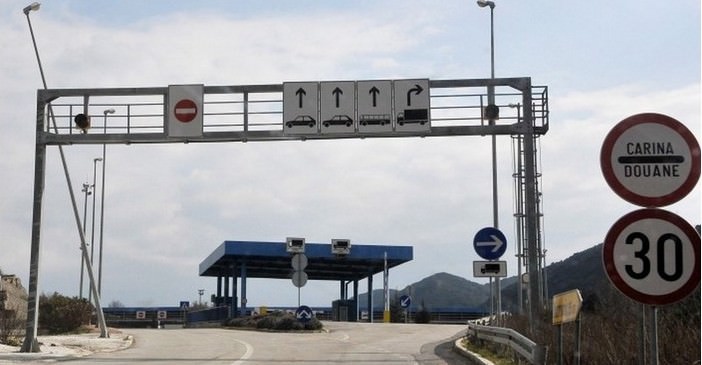Carina karosovici douanes entre croatie et montenegro