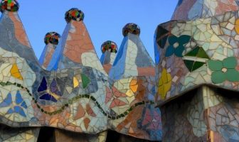 Visiter Barcelone en 4 jours : balades incontournables Mosaïques modernisme à Barcelone