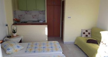 Studio à Podaca dès 35€ (Dalmatie, riviera de Makarska) : une location calme même en été Studio Podaca chez Sanela pour 4 personnes en rez de chaussée